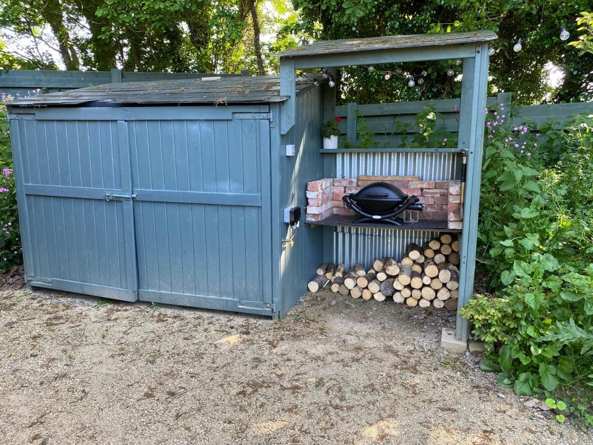 Cosy Double Shepherds Hut In Beautiful Wicklow With Underfloor Heating Throughout Rathnew 외부 사진